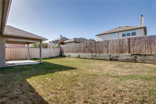 Foto del edificio - 3608 Diamond Ranch Rd