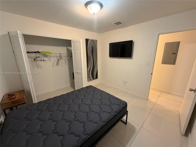 Foto del edificio - 1132 NW 38th St