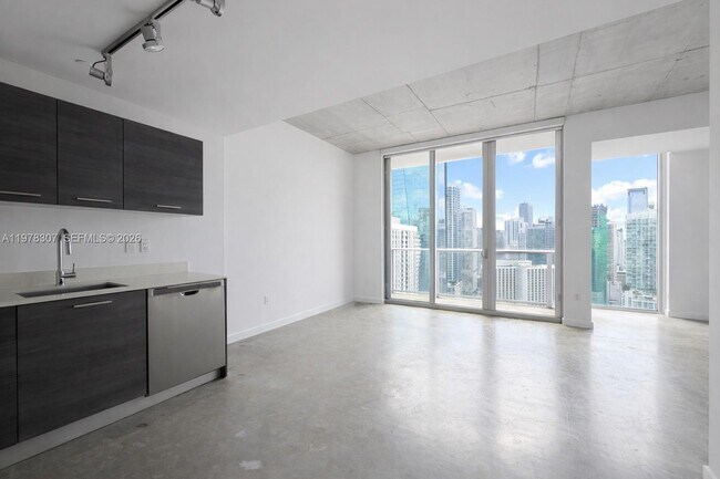 Foto del edificio - 151 SE 1st St