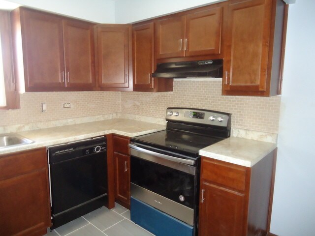 Building Photo - 14747 Kenton Ave