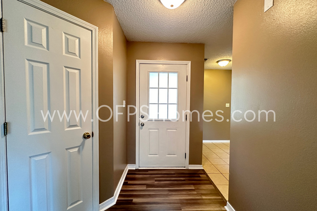 Foto del edificio - AVAILABLE 3/1.5 Crestview Home!