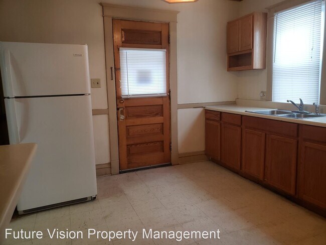 Building Photo - 3 br, 2 bath House - 127 Illinois St