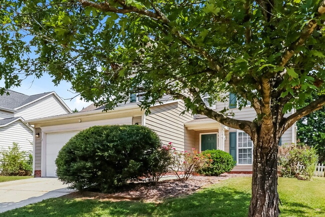 Foto del edificio - 5527 Whispering Wind Ln