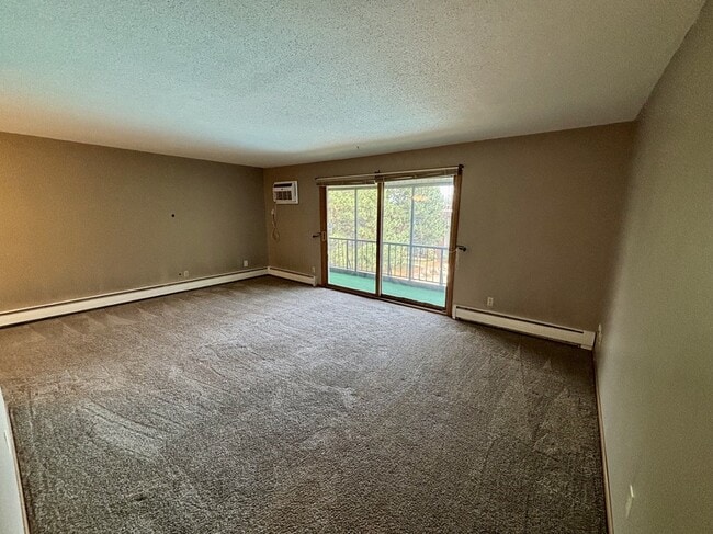 Building Photo - 255 Westview Dr