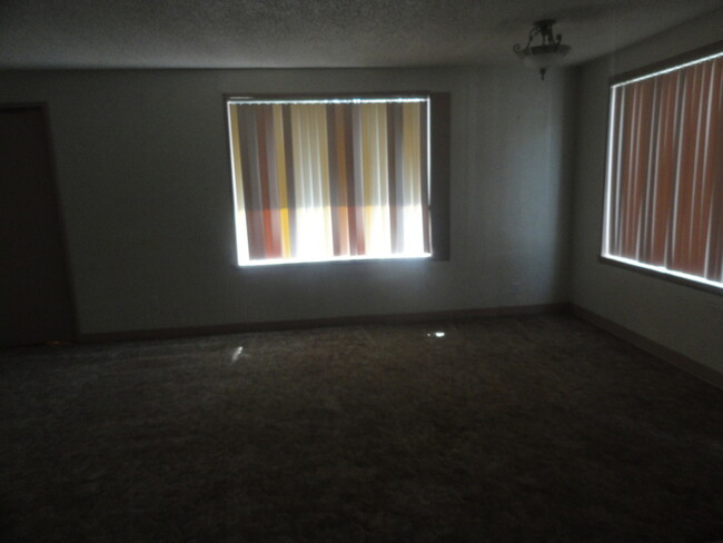 Foto del edificio - Adorable 2 Bedroom 1 Bath Duplex In Lakewood!