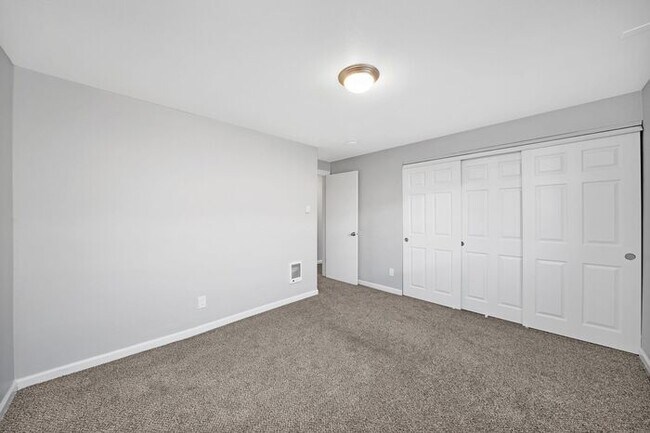 Foto del edificio - Beautiful 1 bedroom unit! Pets OK!