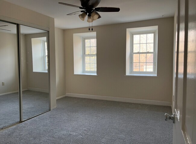 Foto del edificio - 16 East Main Street