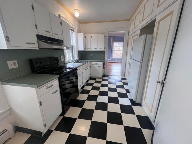 Building Photo - 45 College Ave SE