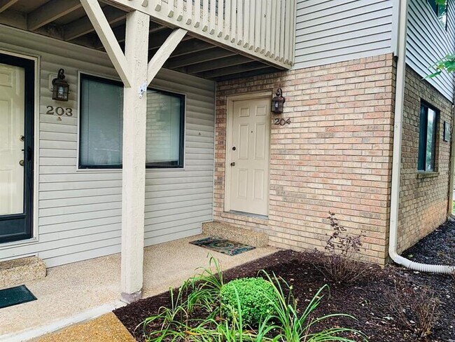 Building Photo - 204 Eagle Ridge