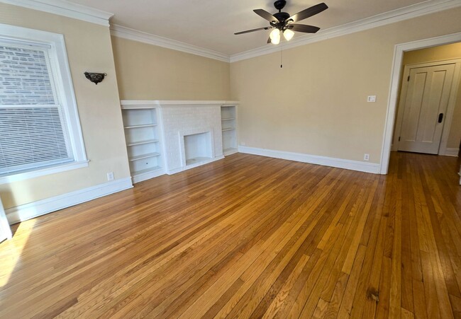 Building Photo - 4021 N Mozart St