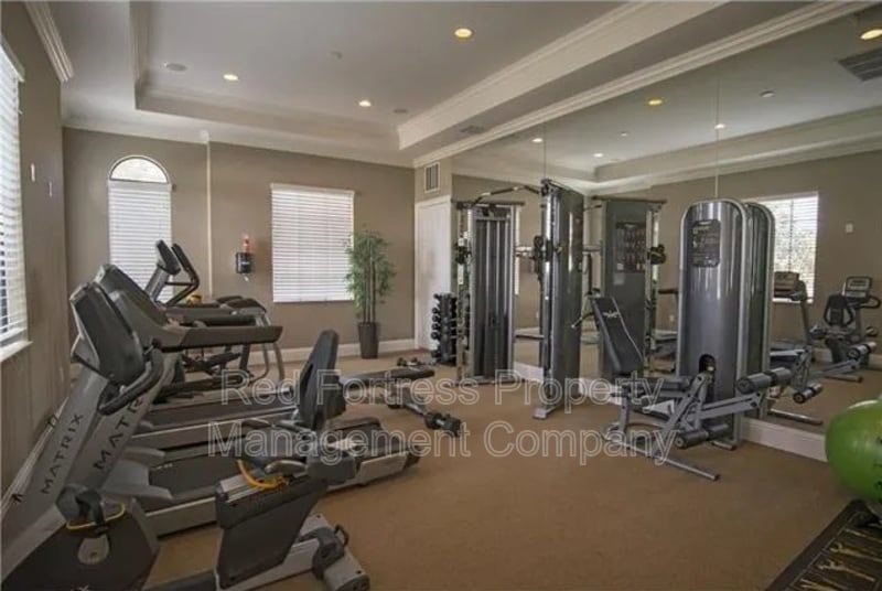 Building Photo - 15740 Portofino Springs Blvd
