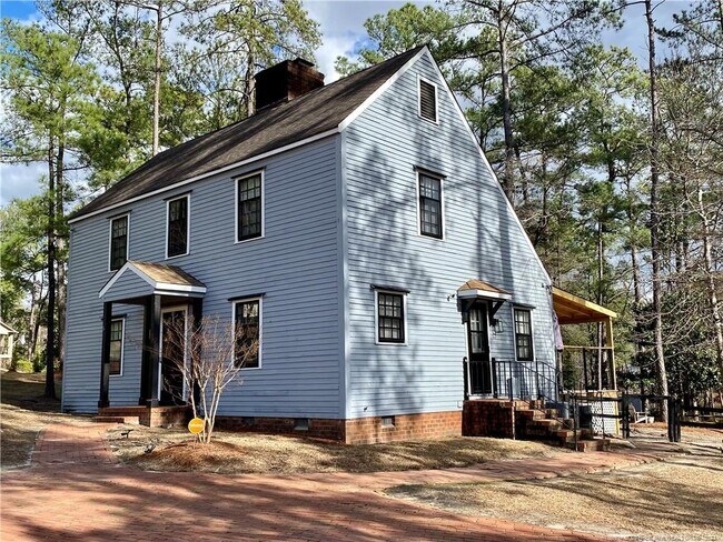 Building Photo - 3105 Drury Ln