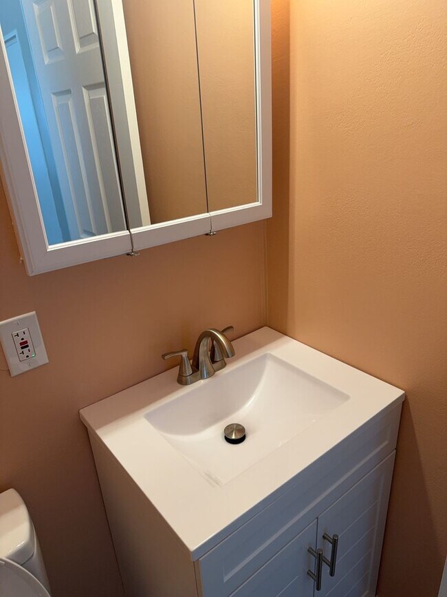 Building Photo - 50 Percent OFF on First Month's Rent for C...
