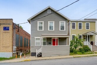 Building Photo - 442 Columbia St