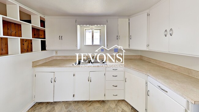 Building Photo - Pet-friendly single-family home in Tieton ...