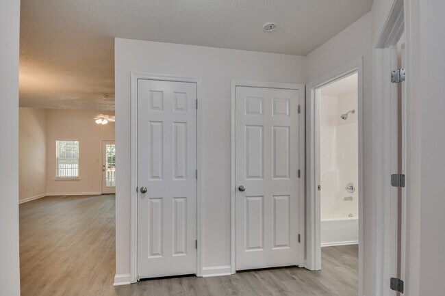 Foto del edificio - 513 Brians Way