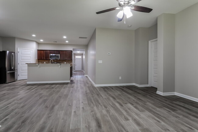 Building Photo - 3630 Lebella Ln