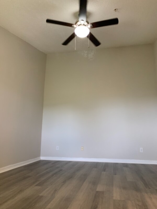 Foto principal - 9905 Westwood Dr