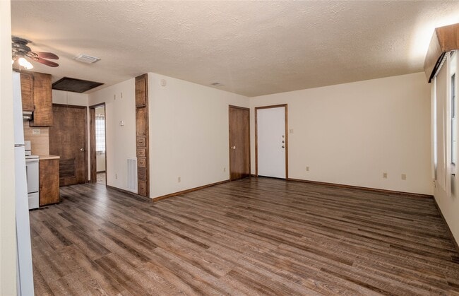 Foto del edificio - 4324 Spring Valley Rd