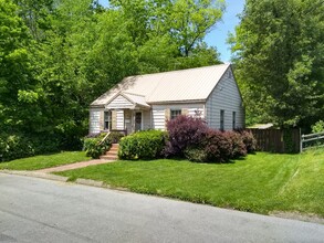 Building Photo - 4337 Brooke St