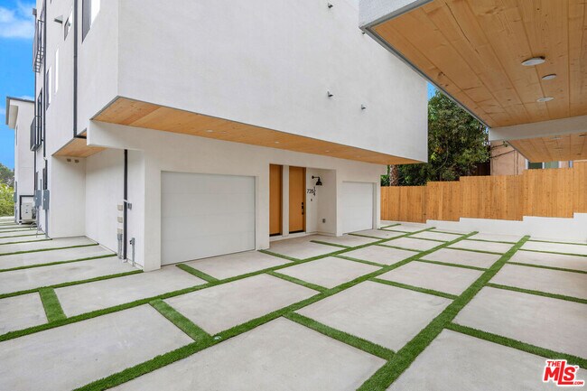Foto del edificio - 726 Robinson St