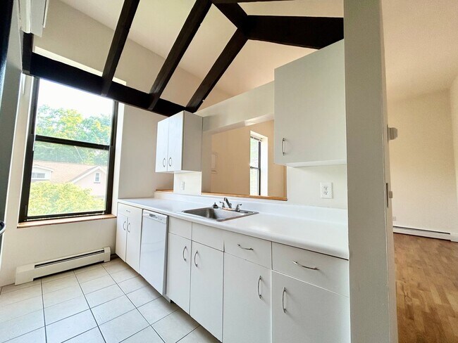 Foto del interior - 113 Mill Street- Fire Station