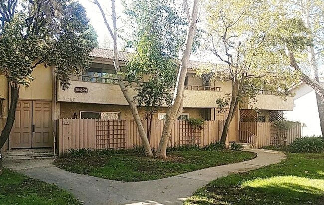 Building Photo - 31567 Lindero Canyon Rd