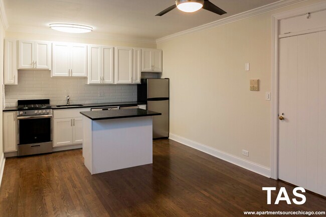 Foto del edificio - 918 Green Bay Rd