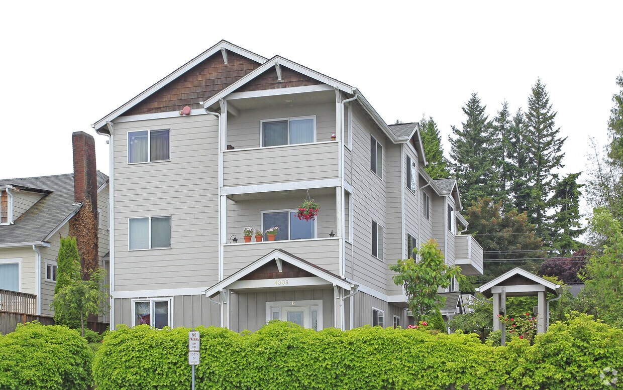 4008 Rucker Ave, Everett, WA 98201 Apartments in Everett, WA
