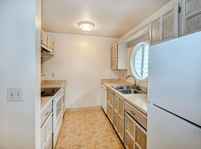 Foto del edificio - Lake Ballinger Townhouse 3 Bedroom