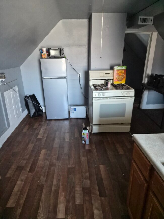 COCINA - 10113 Parkgate Ave