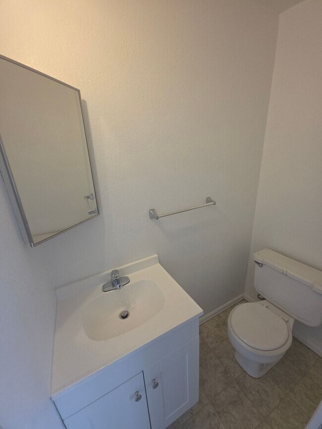 Foto del edificio - 3 Bedroom Apartment in FRUITA!!!
