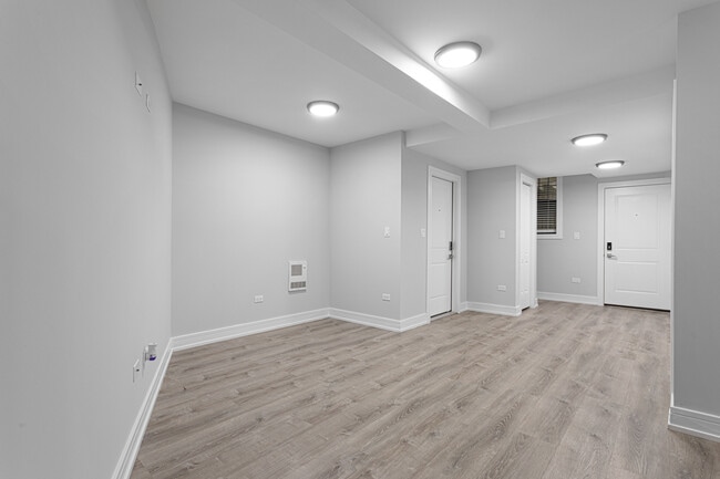 Foto del edificio - 1062 W Glenlake Ave