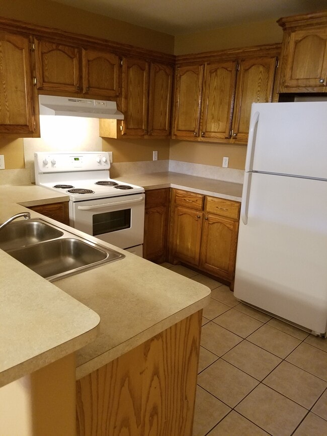 Building Photo - 504 Rock Cir