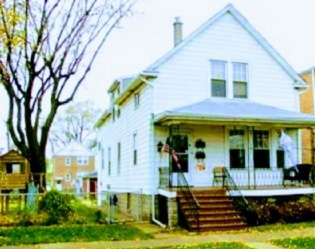 Primary Photo - 1227 Marengo Ave