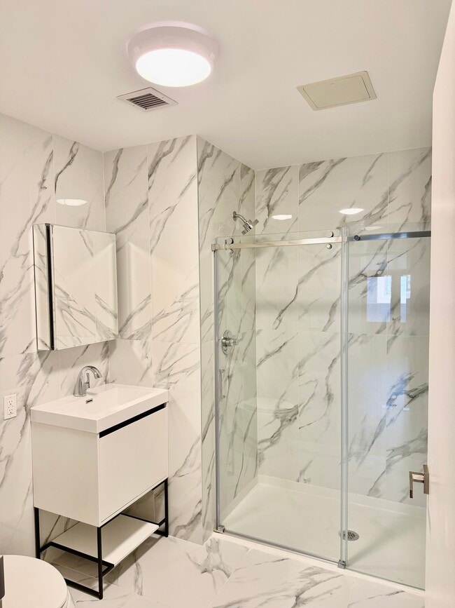 Building Photo - 7 North St