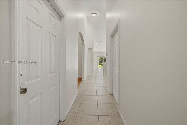 Foto del edificio - 3393 NE 11th Dr