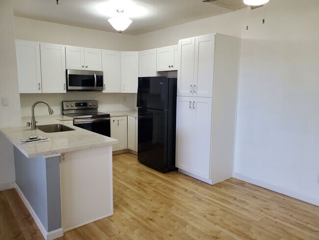 Foto del edificio - ALVA RD - 1st Floor 2 Bd / 2 Ba Condo in Rancho Bernardo w/ 2 Parking & Many Amenities
