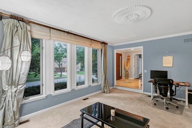 Foto del edificio - 985 Chapel Ct N
