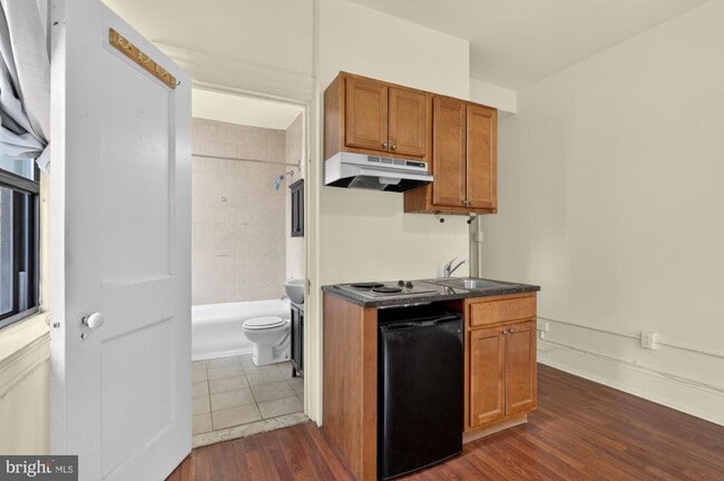 Building Photo - 1324 Locust St