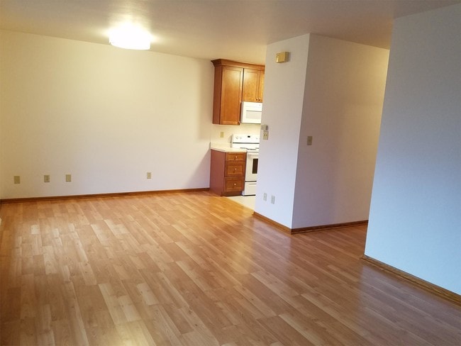 Building Photo - 505 Holmes Drive