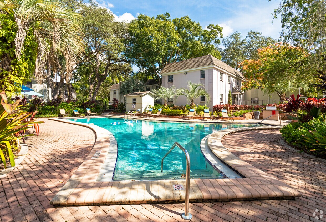 The Flats at Seminole Heights Apartments in Tampa, FL