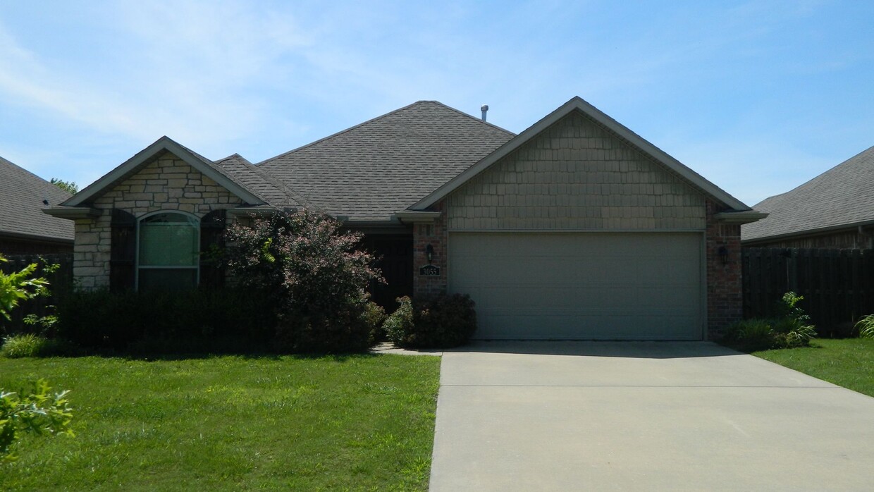 Foto principal - Cobblestone Subdivision Home For Rent!!