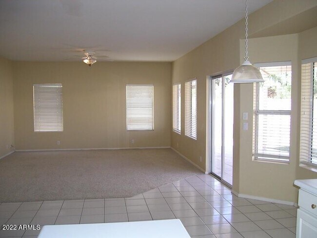 Building Photo - 3634 E Cedarwood Ln