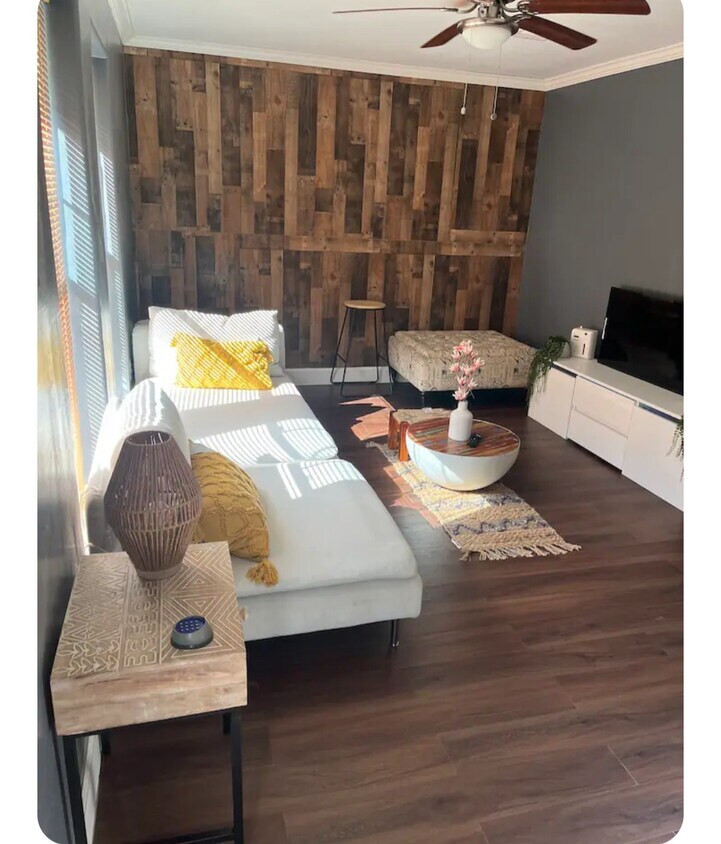 Foto principal - 6222 Foster St