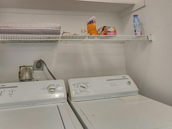 Foto del edificio - 15151 Berry Trail