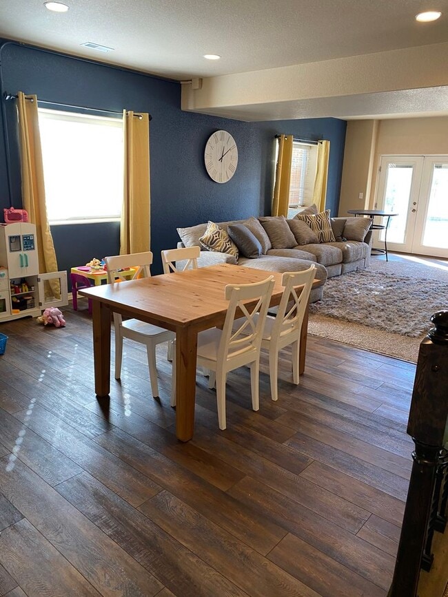 Photo - 10692 McGahan Dr- House
