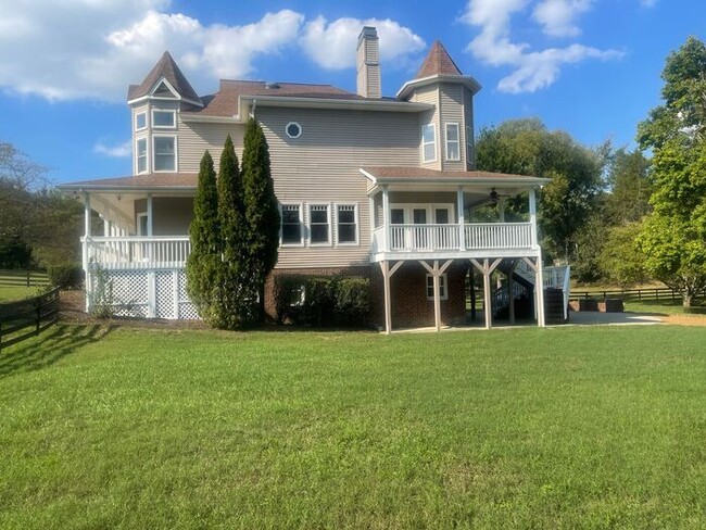 Building Photo - Country living, urban convenience.