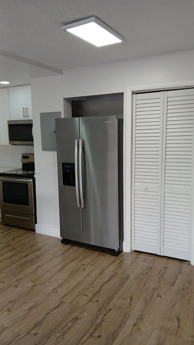 Foto del edificio - 8820 Fontainebleau Blvd