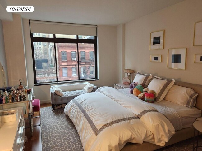 Foto del edificio - 145 E 81st St